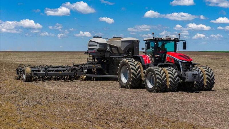 Massey Ferguson destaca portfólio tecnológico para médias e grandes operações na Bahia Farm Show 