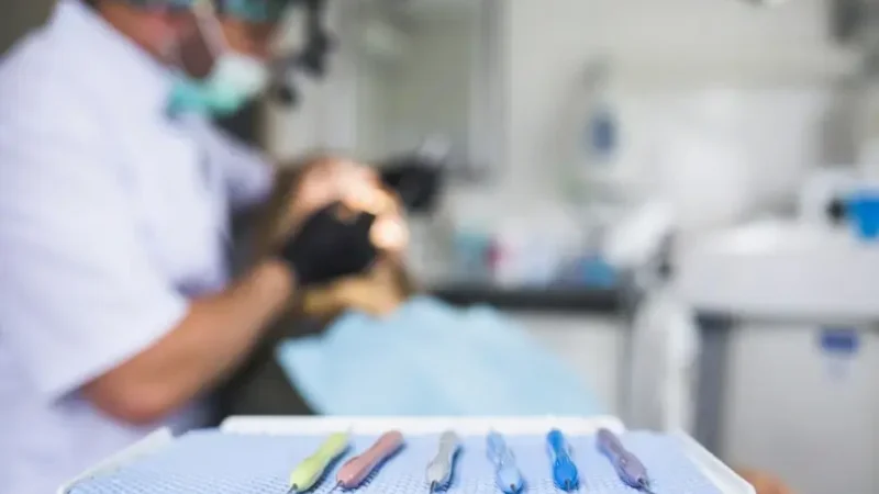 Abrir empresa virou rotina entre profissionais de saúde, mas gestão segue como desafio