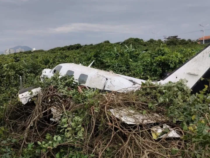Em Santa Catarina, avião cai deixando dois feridos em estado grave