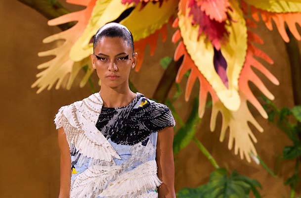 Da Bahia para o mundo! Bruna Souza conquista espaço na alta-costura internacional