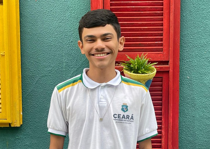 Lei que regulamenta celulares nas escolas amplia participação dos estudantes e fortalece convivência