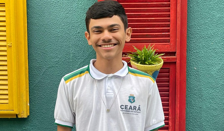 Lei que regulamenta celulares nas escolas amplia participação dos estudantes e fortalece convivência