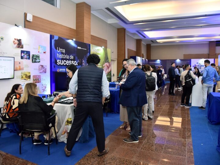 8ª edição da Expotech reúne mais de 90 fornecedores para setores de saneantes, cosméticos e tintas