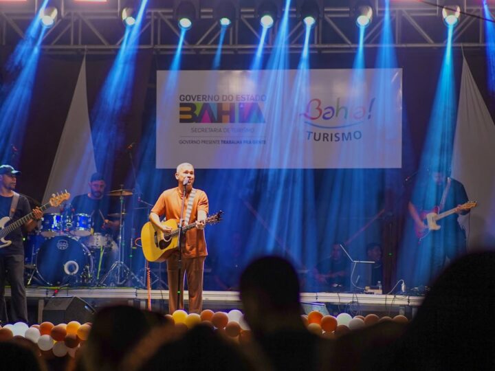 Mizael Mattos emociona público na Marcha para Jesus em Nazaré