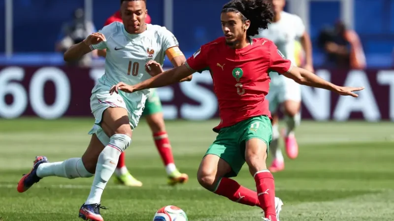 França vence Marrocos e vai para as semi finais da Copa do Mundo. Goleiros fazem a diferença.