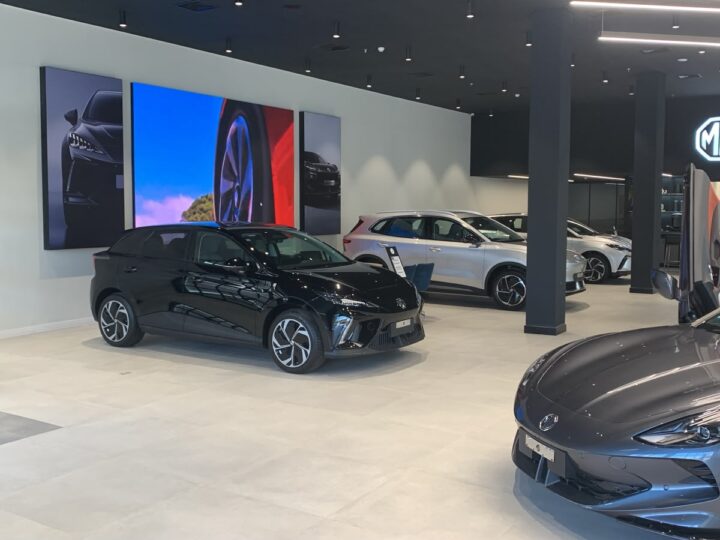 Grupo Indiana inaugura concessionária MG Inglaterra em Salvador e lança o novo MG4 Urban