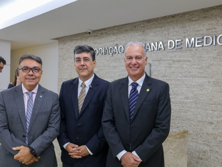 Sindimed está de volta e empossa nova diretoria