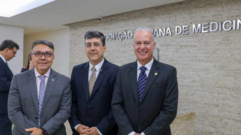 Sindimed está de volta e empossa nova diretoria