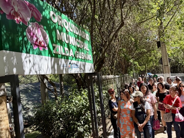 City tour apresenta história, cultura e belezas naturais de Conquista a turistas do FIB