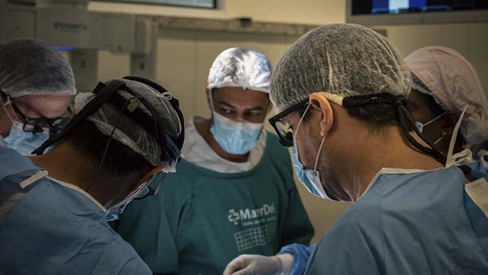 Robô amplia fronteira da cirurgia cardíaca na Bahia