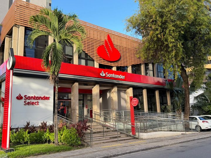 Santander abre seleção para reforçar equipe em várias cidades na Bahia