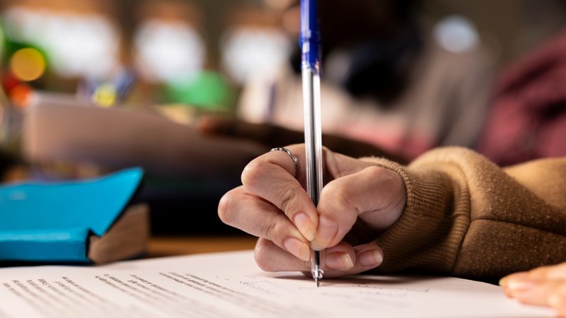 Enamed: reta final terá revisão gratuita, lives e IA para conferir resultados
