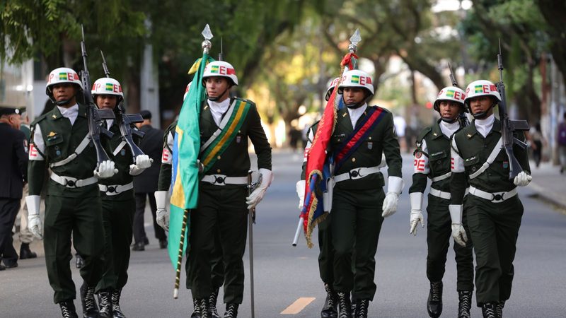 Em Salvador desfile cívico-militar marca celebração dos 204 anos da Independência do Brasil