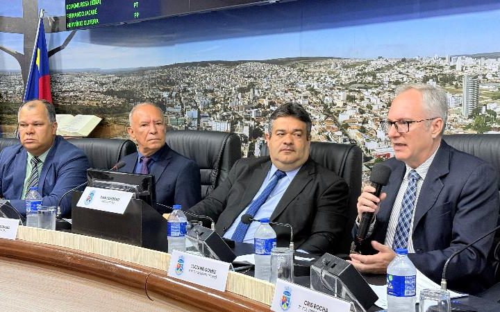 Câmara de Vitória da Conquista recebe projeto A Voz do Brasil Itinerante