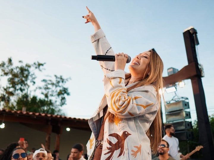 Larissa Gomes grava a segunda edição de “Meu País Limeira” no povoado que a viu nascer