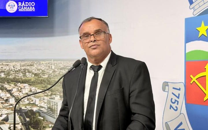 Adinilson Pereira cobra cumprimento de leis municipais em Vitória da Conquista