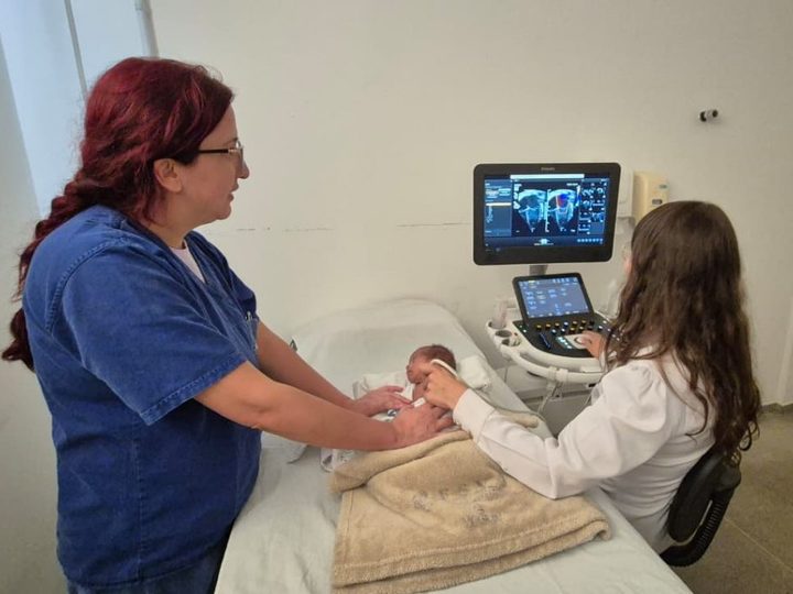 Novo equipamento do Hospital Esaú Matos permite detectar doenças cardíacas em bebês antes do nascimento