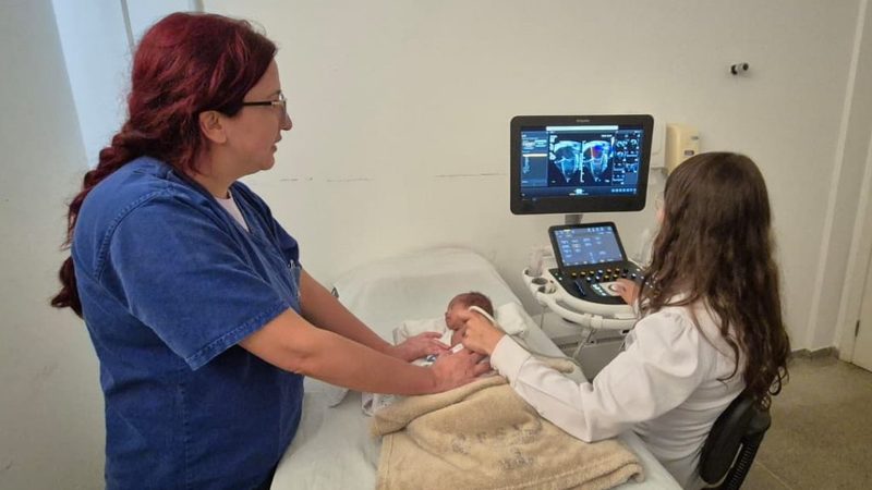 Novo equipamento do Hospital Esaú Matos permite detectar doenças cardíacas em bebês antes do nascimento
