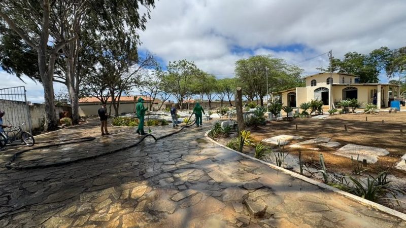 Prefeitura intensifica preparativos nos cemitérios públicos para o Dia de Finados