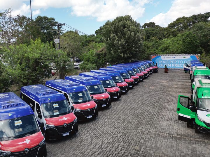 Municípios são contemplados com 37 vans e duas unidades odontológicas móveis