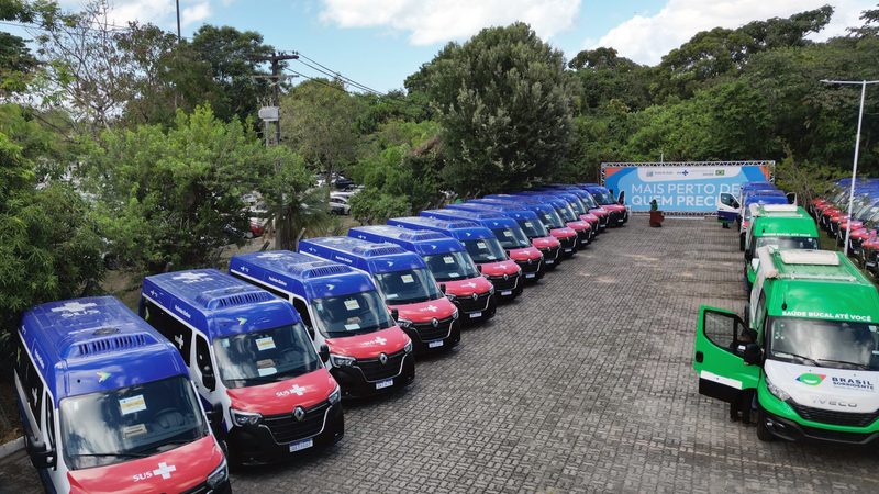 Municípios são contemplados com 37 vans e duas unidades odontológicas móveis