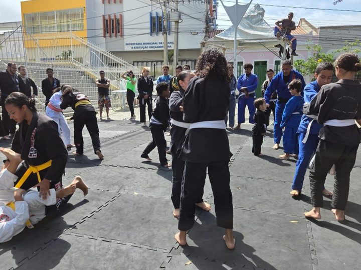 Jiu-Jitsu transforma a Praça Tancredo Neves em imenso tatame