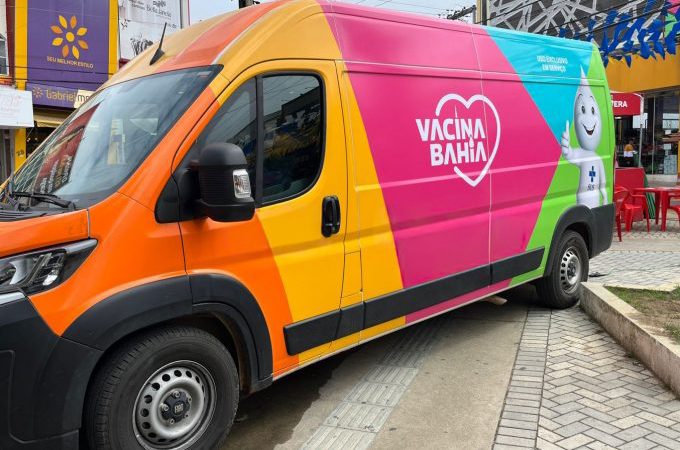 Vacimóvel leva vacinação contra a gripe à Praça Nove de Novembro nesta terça, 20